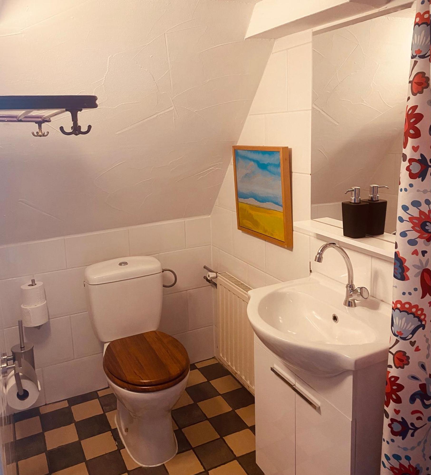 Vakantie Appartement Goedereede Let Op De Badkamer Moet Met Andere Gasten Gedeeld Worden Exterior photo